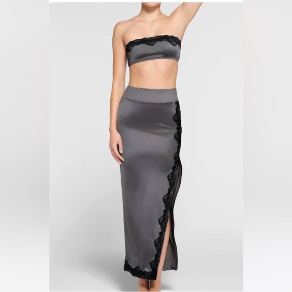 NWT Skims Lace Swim Long Skirt Size Medium Gunmetal with Black Lace - Picture 3 of 8
